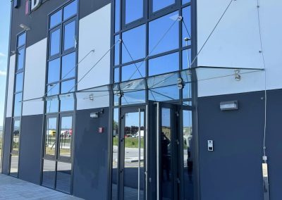 Popravak staklene ALU fasade i staklene nadstrešnice