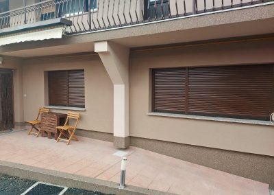 Zamjena starih novim PVC prozorima, boja bijelo-orah