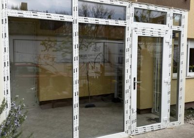 Zatvaranje poslovnog prostora PVC stolarijom s troslojnim staklom za bolju zvučnu i toplinsku izolaciju